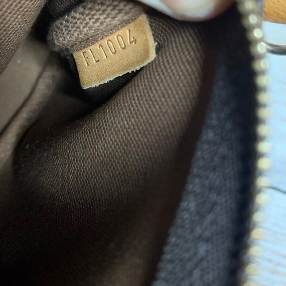 Louis Vuitton Pochette - Picture 7 of 7